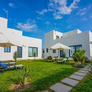 Acogedora Casa El Invierno Con Estufa De Pellet, Cerca De La Playa Zahora